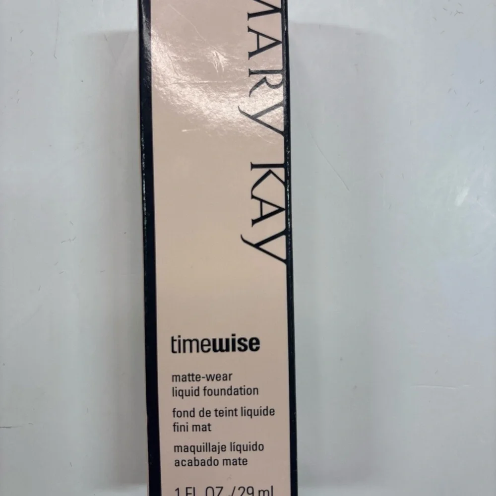 Mary Kay Timewise 038755 Matte wear Ivory 6 Liquid Foundation Discontinued NIB